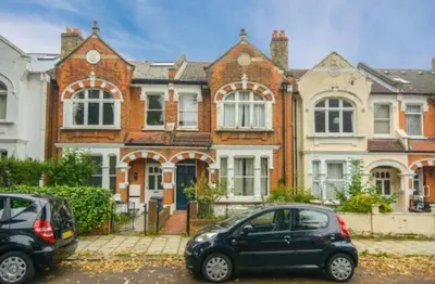 Silver Crescent, London, W4