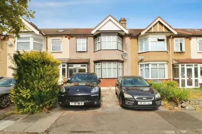 St. Edmunds Road, Ilford, IG1