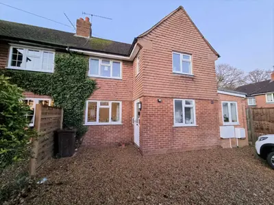 Foxburrows Avenue, Guildford, GU2 8HZ