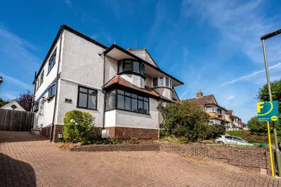 72 Ridgeway Drive, Bromley