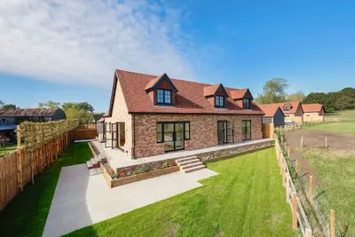 Old Farm Close, Charlwood, RH6