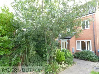 Sutherland Road, Heywood, OL10