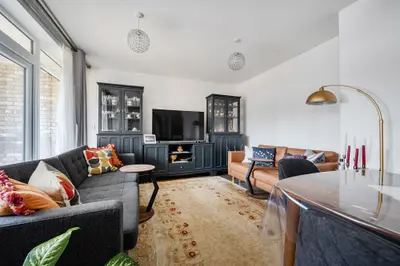 2 Dollis Valley Drive, High Barnet, EN5
