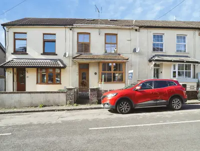 Collenna Road, Porth, CF39